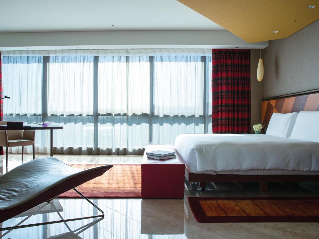 One Bedroom Suite Near Aviation Club Garhoud Luxury Bookings