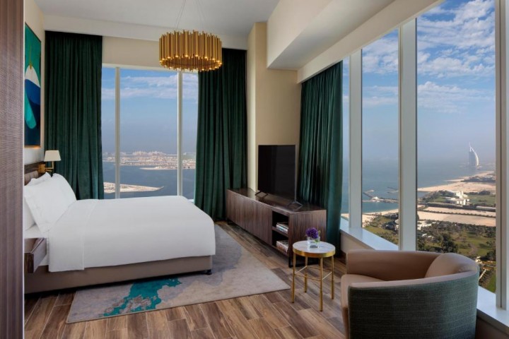 Three Bedroom Apartment Near Mina Seyahi Beach 6 Luxury Bookings