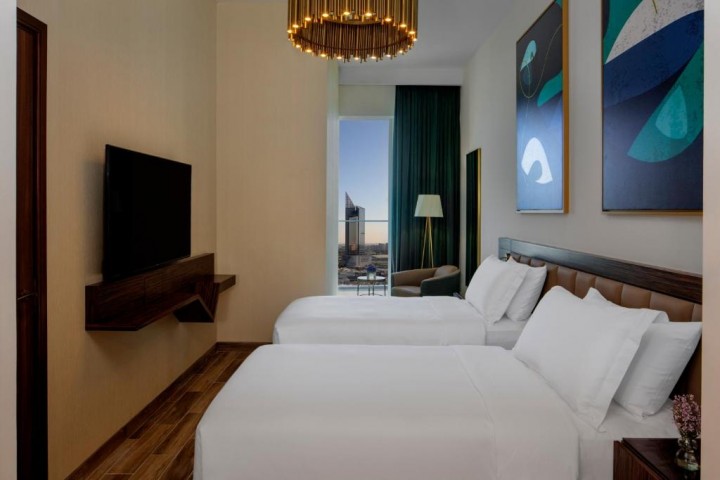 Three Bedroom Apartment Near Mina Seyahi Beach 13 Luxury Bookings