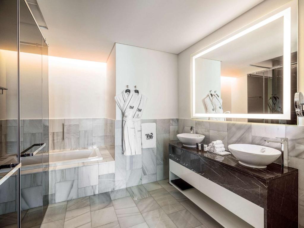 Luxury King Suite Room In Palm Jumeirah Luxury Bookings