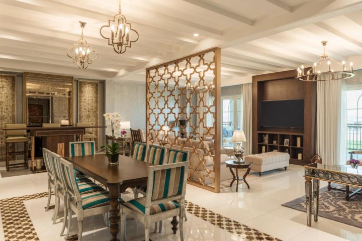 Royal Suite Near Al Habtoor Polo Club 5 Luxury Bookings