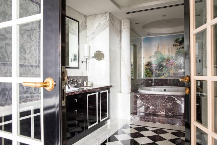 Presidential Suite Near Dubai Future Foundation 3 Luxury Bookings