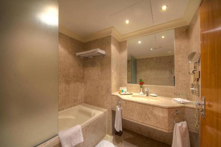 Standard Room Near Palm Strip Mall 4 Luxury Bookings