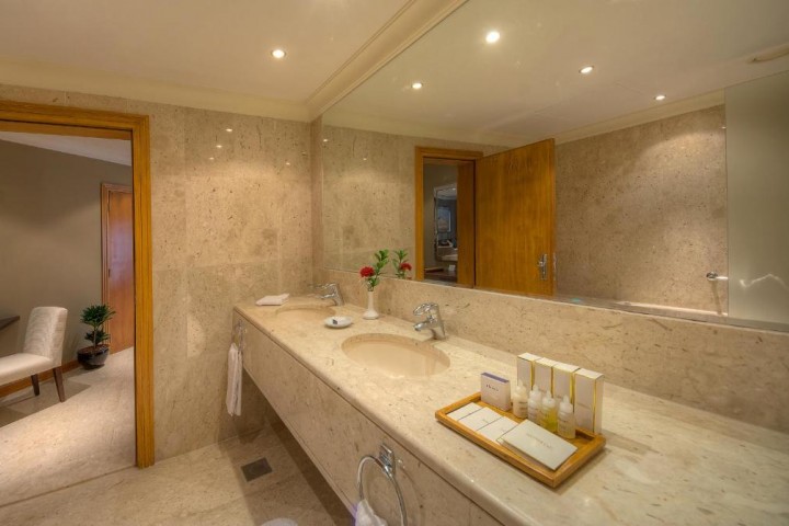 Standard Room Near Palm Strip Mall 7 Luxury Bookings