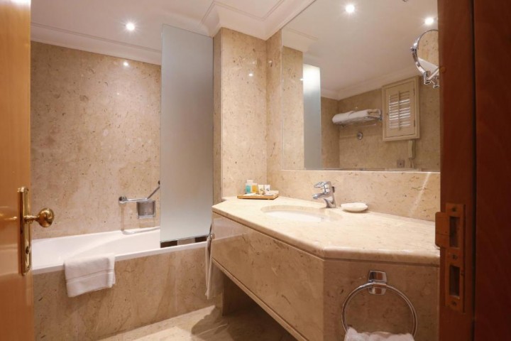 Standard Room Near Palm Strip Mall 21 Luxury Bookings