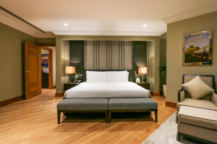 Royal Suite Near Palm Strip Mall 5 Luxury Bookings