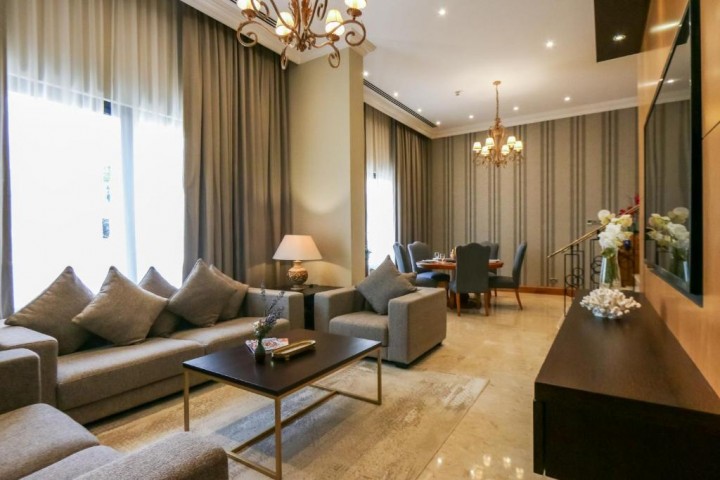 Royal Suite Near Palm Strip Mall 7 Luxury Bookings