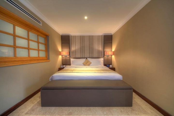 Royal Suite Near Palm Strip Mall 22 Luxury Bookings