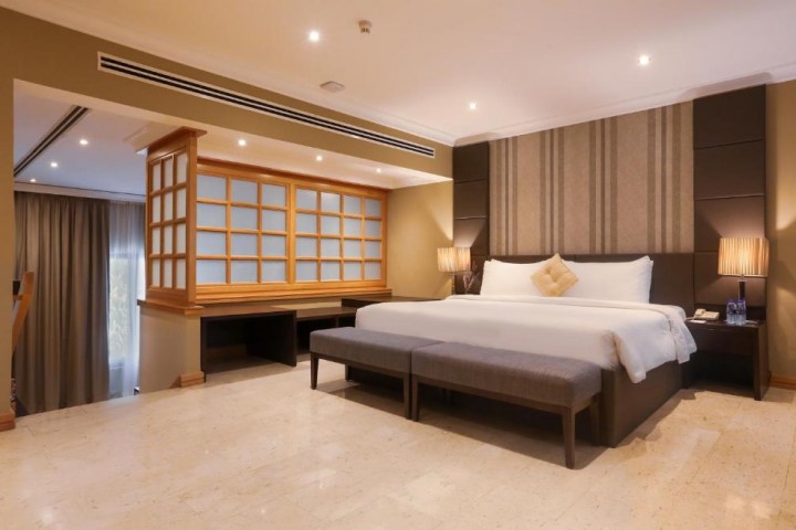 Royal Suite Near Palm Strip Mall 28 Luxury Bookings