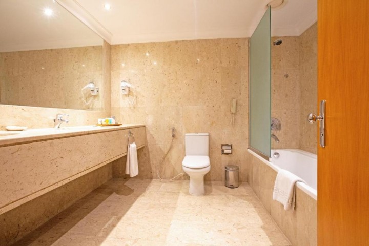 Royal Suite Near Palm Strip Mall 36 Luxury Bookings