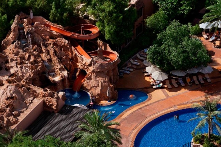 Resort Garden Deluxe Room Near France Consulate 10 Luxury Bookings