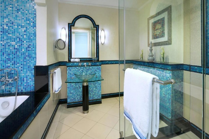 Club Suite Near France Consulate 1 Luxury Bookings