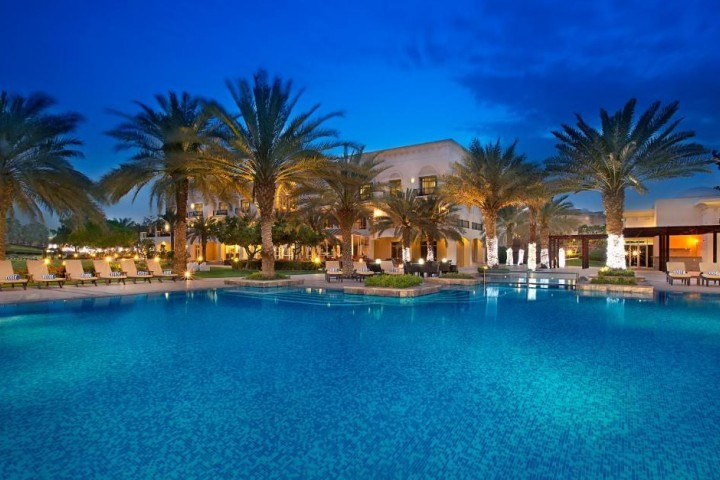Deluxe Room Near By Montgomerie Golf Club Dubai 25 Luxury Bookings