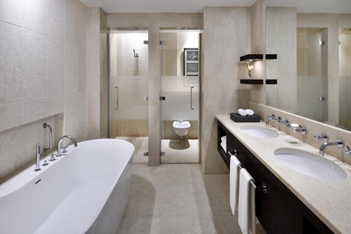 Junior Suite Near by Montgomerie Golf Club Dubai 9 Luxury Bookings