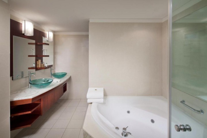 Three Bedroom Duplex Near WTC Metro Station 19 Luxury Bookings
