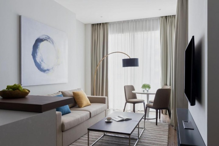 Ultra Luxury Deluxe One Bedroom Suite Near Emirate 4 Luxury Bookings