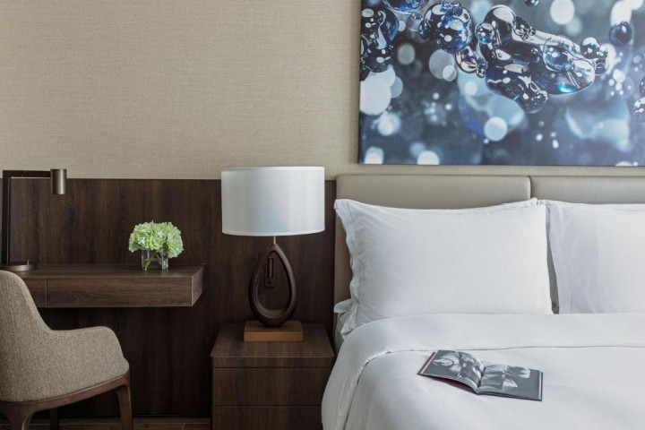 Ultra Luxury Deluxe One Bedroom Suite Near Emirate 10 Luxury Bookings
