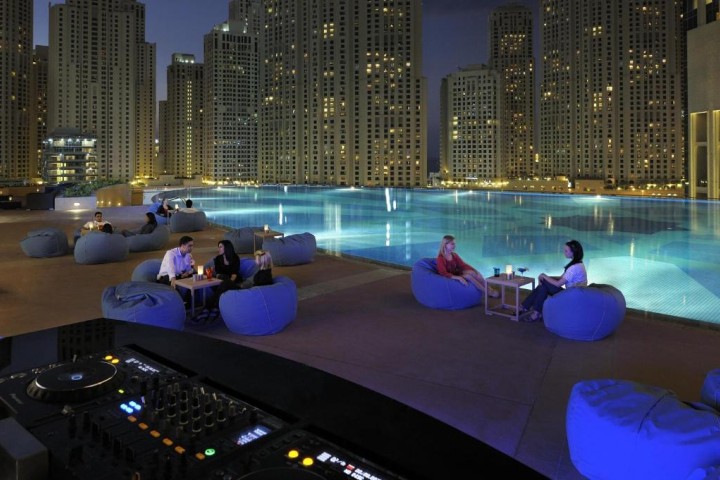 Deluxe room Near by Dubai Marina Mall 5 Luxury Bookings