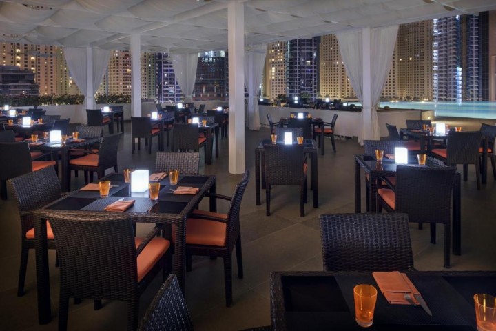 Deluxe room Near by Dubai Marina Mall 10 Luxury Bookings