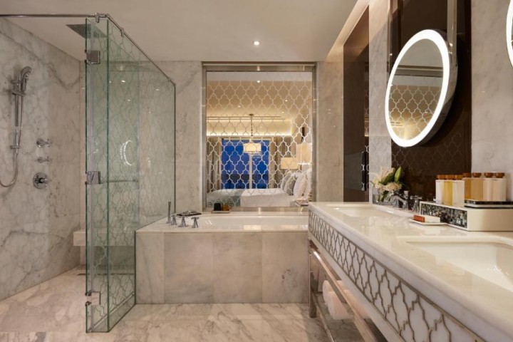 Deluxe Family Room Near By Empower PJC4 Plant 1 Luxury Bookings