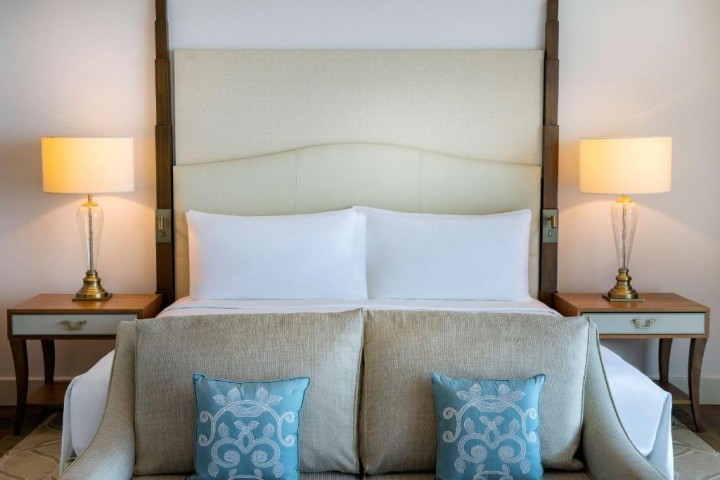 Deluxe Family Room Near By Empower PJC4 Plant 26 Luxury Bookings