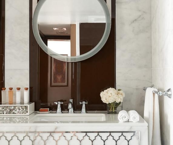 Luxury Deluxe Suite Near By Empower PJC4 Plant 1 Luxury Bookings