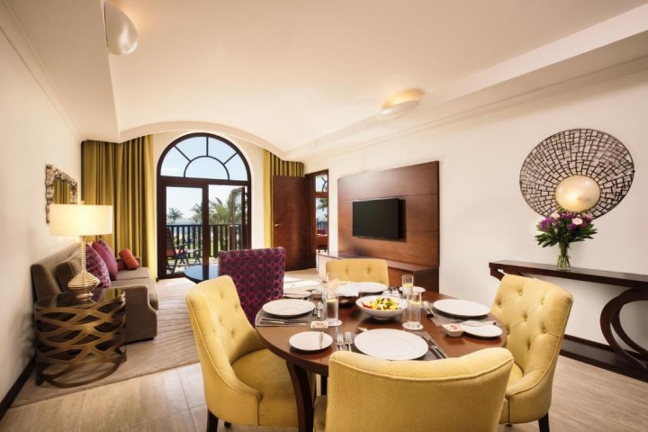 Beachfront Residence One Bedrooom Suite. 11 Luxury Bookings