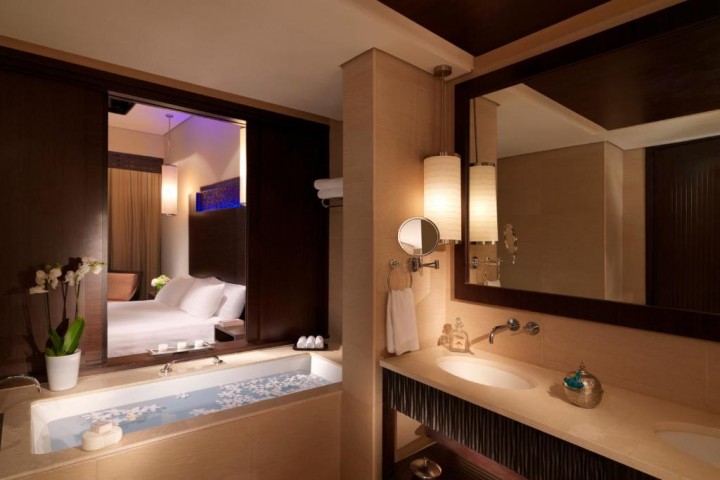 One Bedroom Apartment Near Aqua Venture Waterpark 11 Luxury Bookings