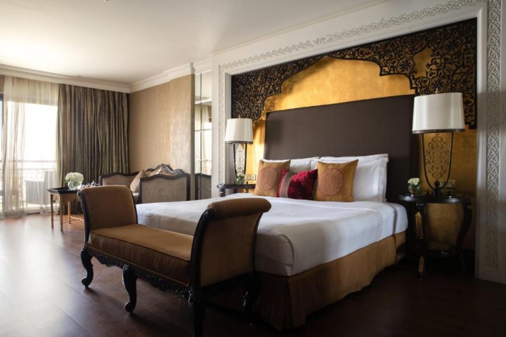 Classy Superior King Room In Palm Jumeirah 0 Luxury Bookings