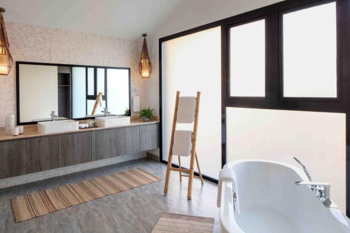 Junior Ocean Suite Near Anantara Island Resort 4 Luxury Bookings