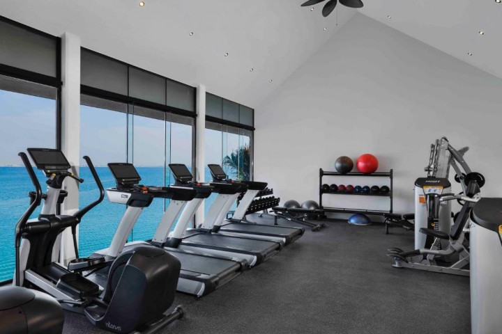 One Bedroom Near Anantara World Island Resort 15 Luxury Bookings