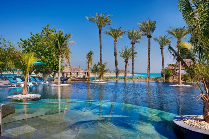 One Bedroom Near Anantara World Island Resort 18 Luxury Bookings