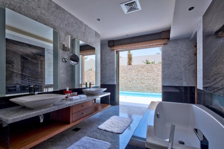 Palm Deluxe Room Near Desert Palm Polo Club 21 Luxury Bookings
