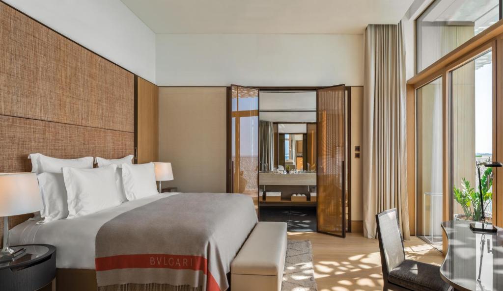 One Bedroom Suite in Private Resort Island Luxury Bookings