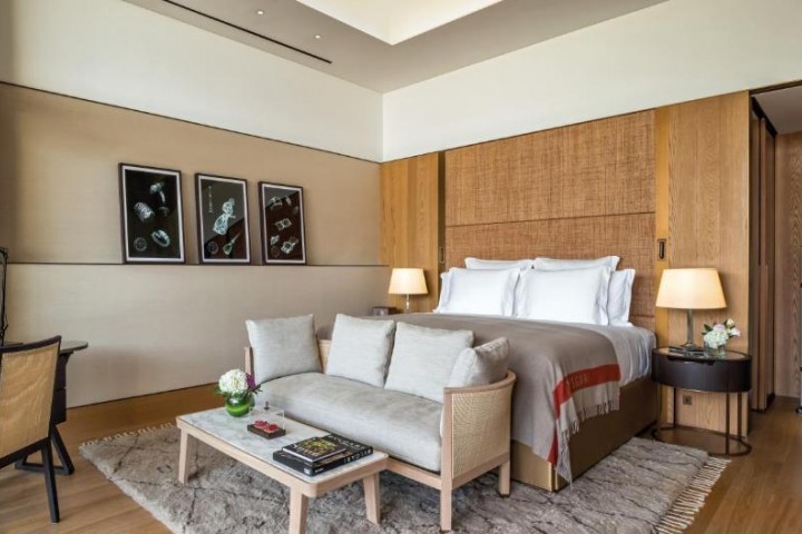 One Bedroom Suite in Private Resort Island 13 Luxury Bookings