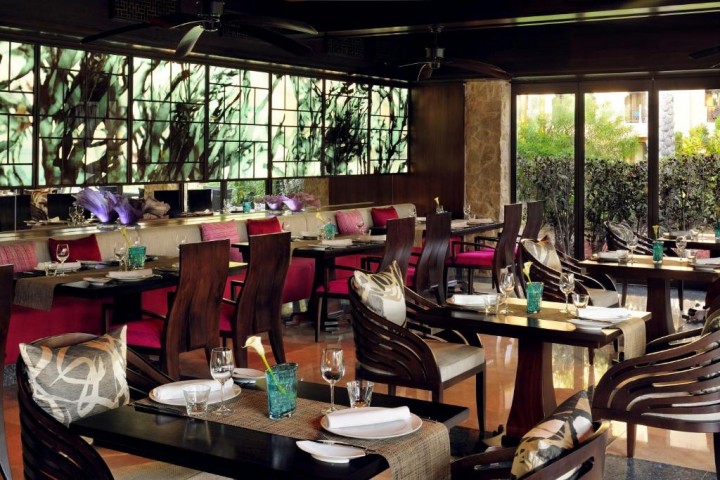 Palace Superior Room near Aquaventure Waterpark. 7 Luxury Bookings