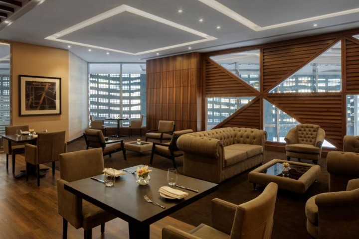 Junior Suite Near Grosvenor Business Bay Tower 4 Luxury Bookings