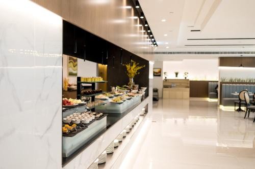 Two Bedroom Suite Near Mall Of Emirates 11 Luxury Bookings