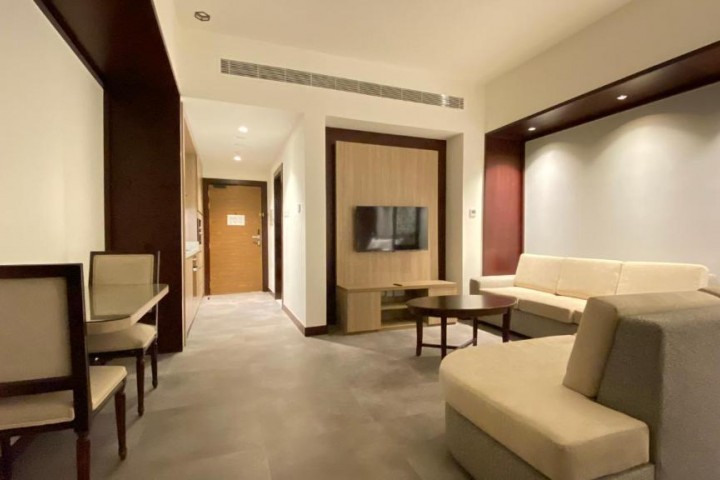 Deluxe King Studio Near American Hospital 3 Luxury Bookings