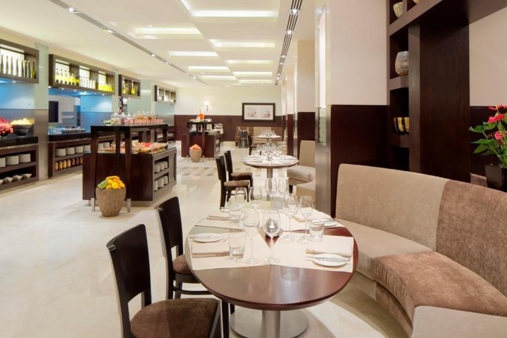 2 Bedroom Apartment Near Gold Souk Metro Station 9 Luxury Bookings