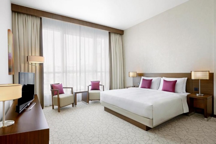 One bedroom Apartment Near Gold Souk Metro Station 2 Luxury Bookings