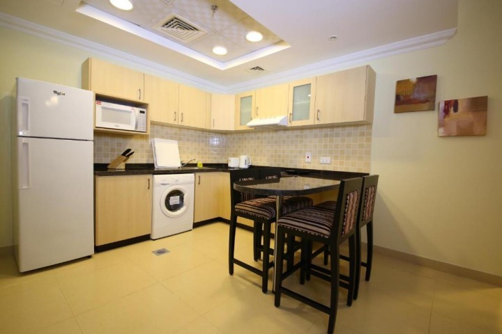 Classic Two Bedroom Near Mall Of Emirates 2 Luxury Bookings