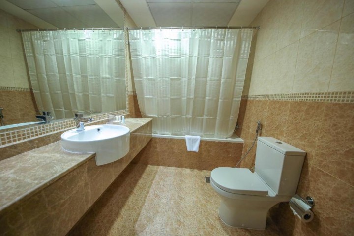 Classic Two Bedroom Near Mall Of Emirates 6 Luxury Bookings