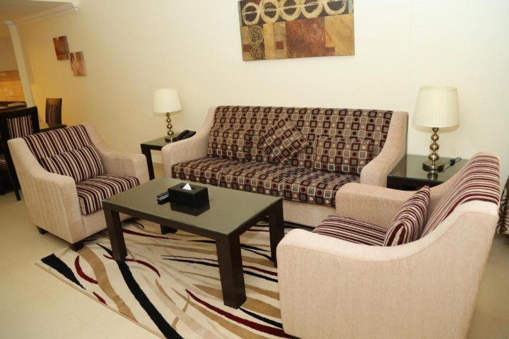 Classic Two Bedroom Near Mall Of Emirates 10 Luxury Bookings