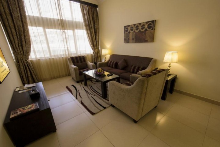 Classic Two Bedroom Near Mall Of Emirates 28 Luxury Bookings