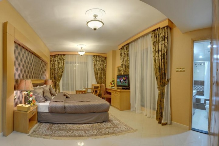 2 Bedroom Apartments Near MM Towers Shopping Mall 6 Luxury Bookings