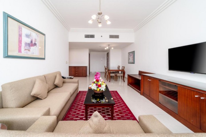 Deluxe One Bedroom Apartment Near Reef Mall 10 Luxury Bookings