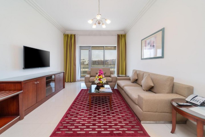 Deluxe One Bedroom Apartment Near Reef Mall 11 Luxury Bookings