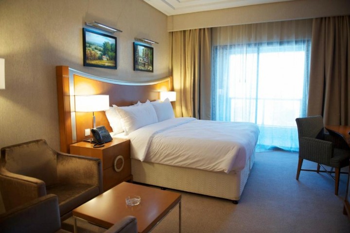 Studio Apartment Near Carrefour Tecom 0 Luxury Bookings