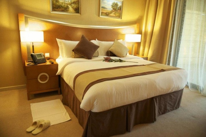 Studio Apartment Near Carrefour Tecom 4 Luxury Bookings